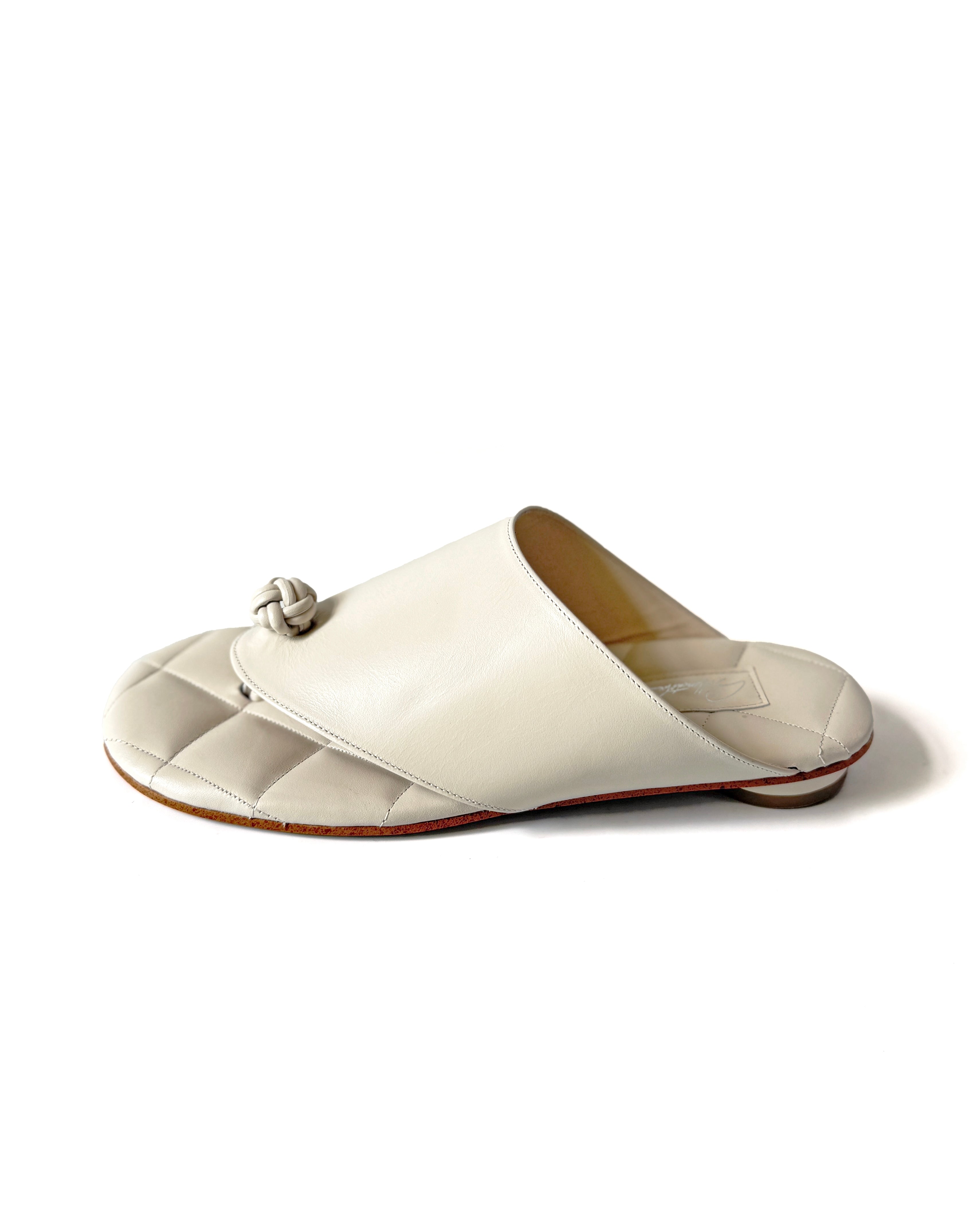 SAMPLE 24 - size 38