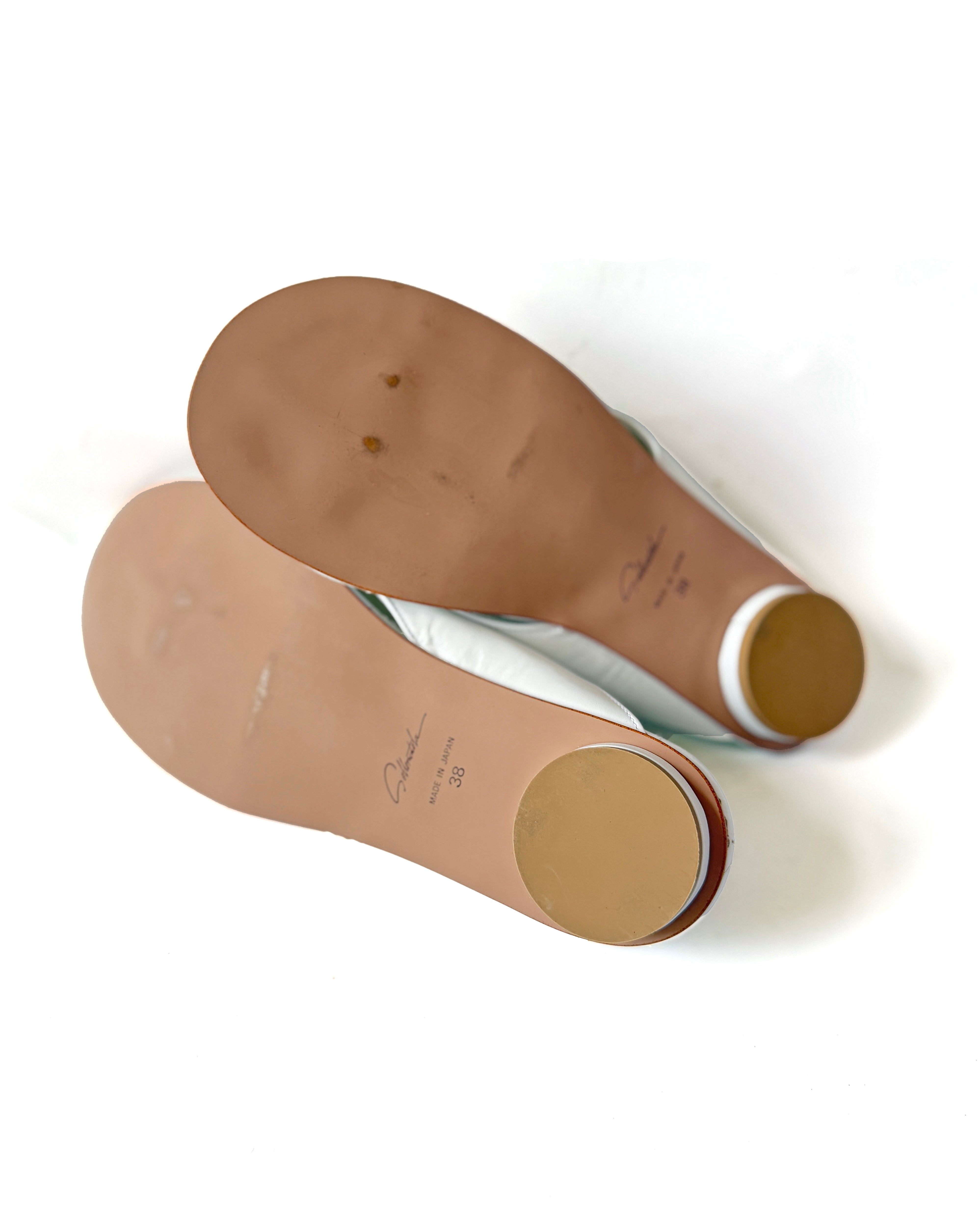 SAMPLE 25 - size 38