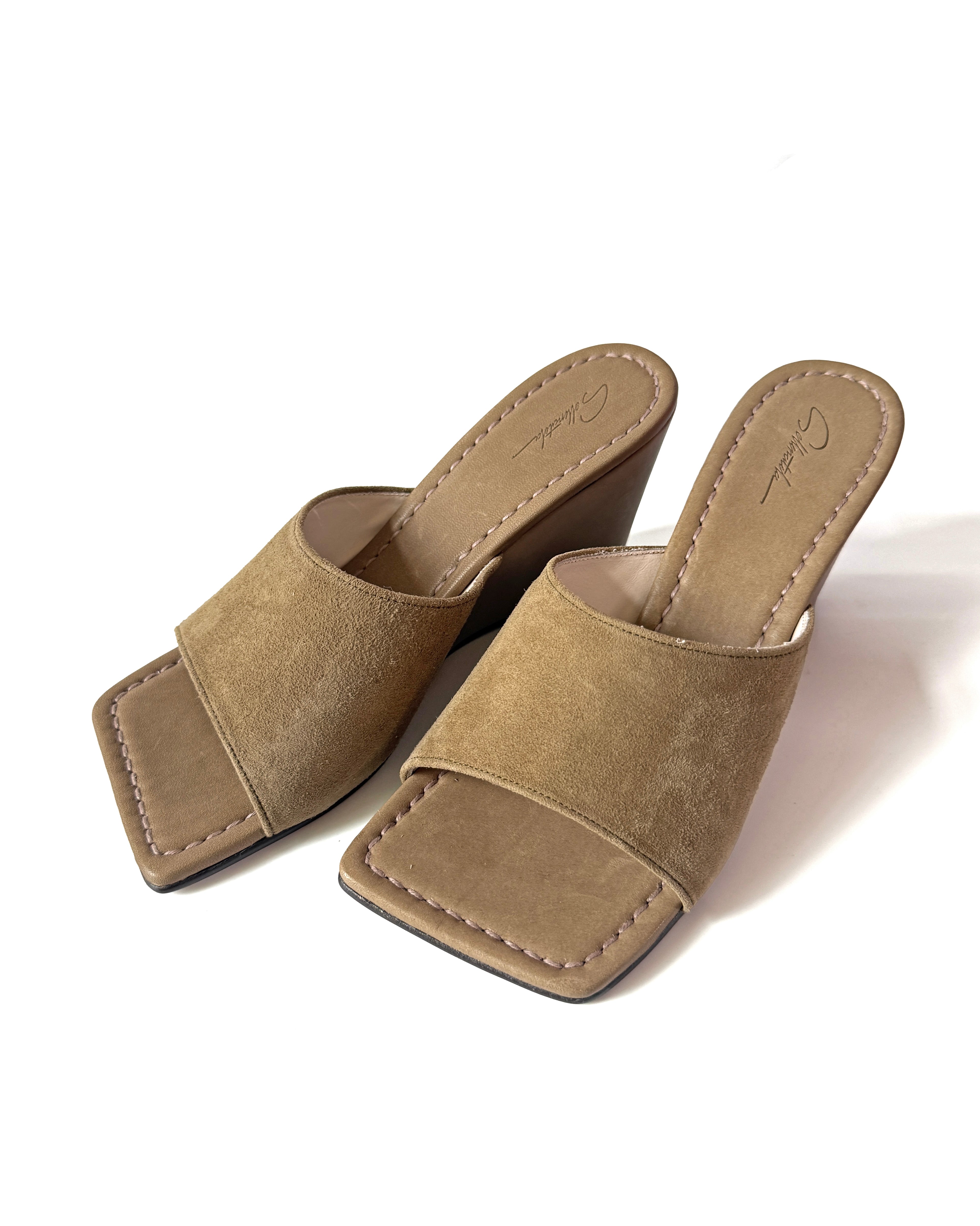 SAMPLE 26 - size 35.5