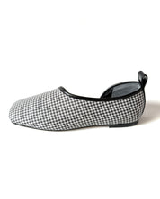 SAMPLE 35 - size 35.5