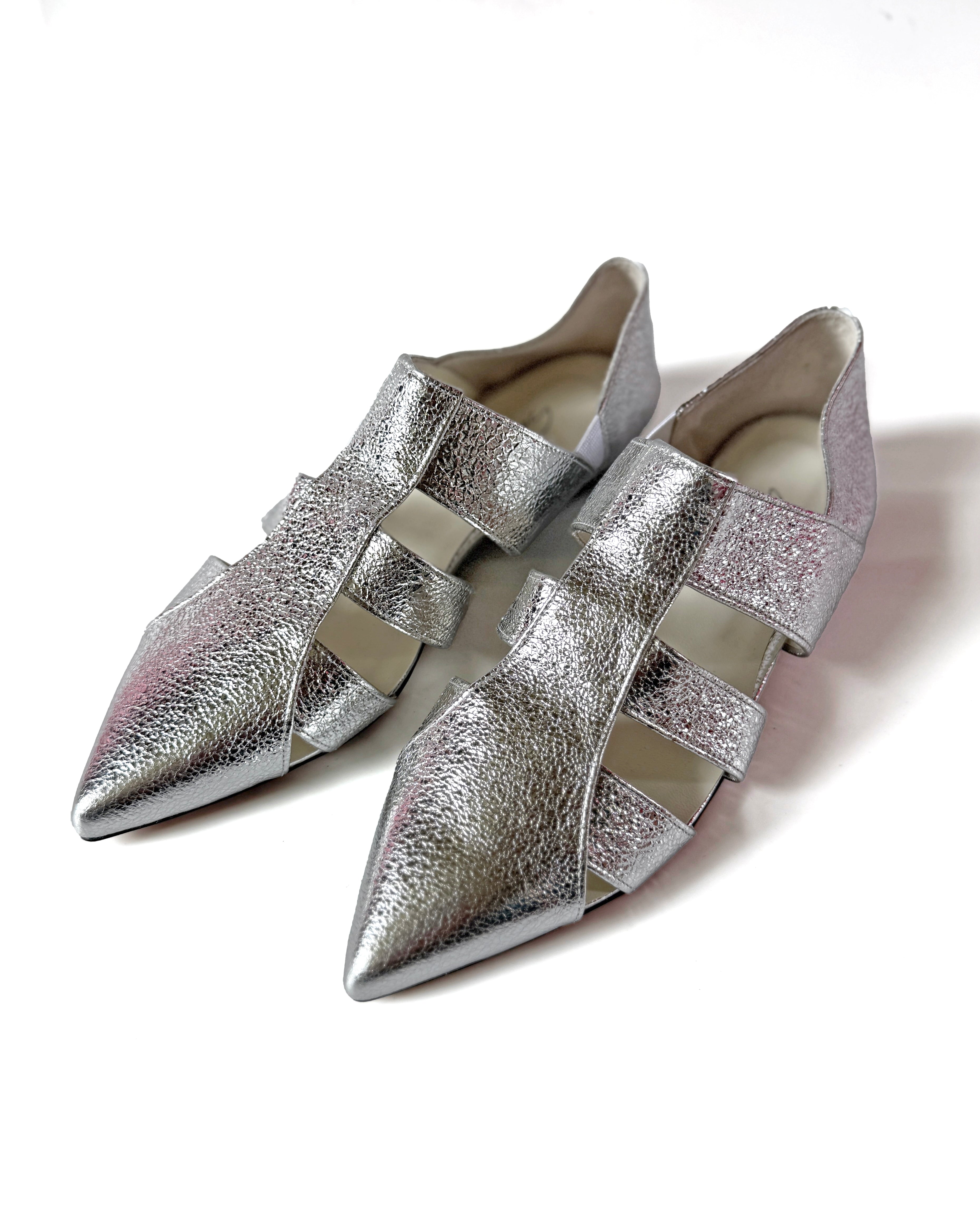 SAMPLE 42 - size 37.5
